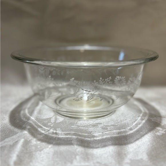 Vintage Pyrex Clear Glass Mixing Bowl “French Daisy” - Picture 1 of 7